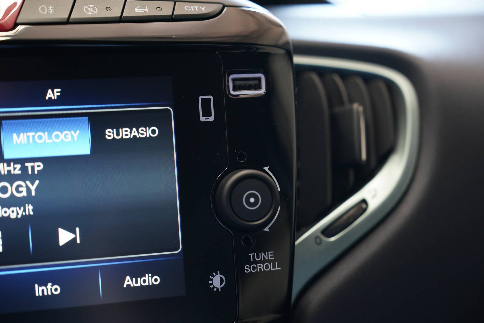 LANCIA Ypsilon - Foto 15