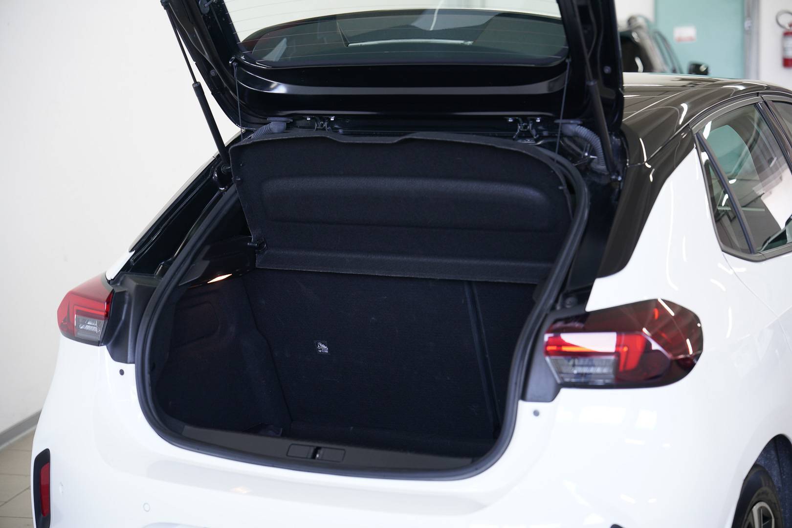 OPEL Corsa - Foto 9