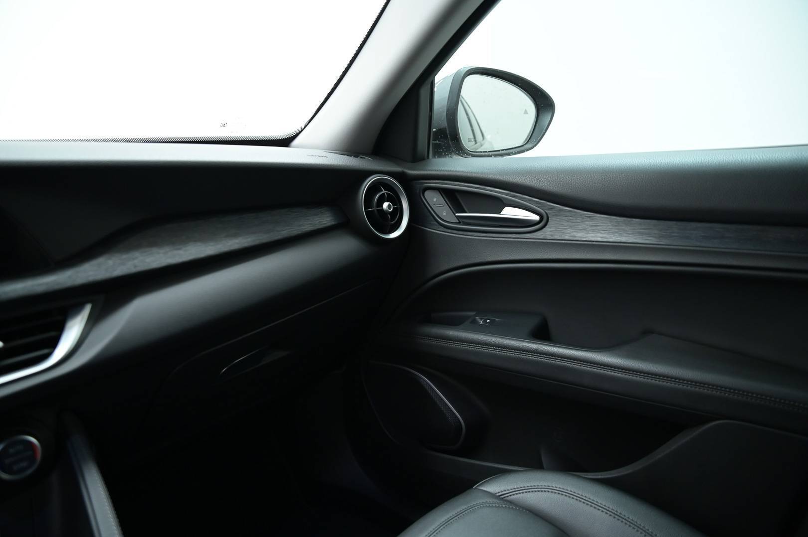 ALFA ROMEO Stelvio - Foto 17