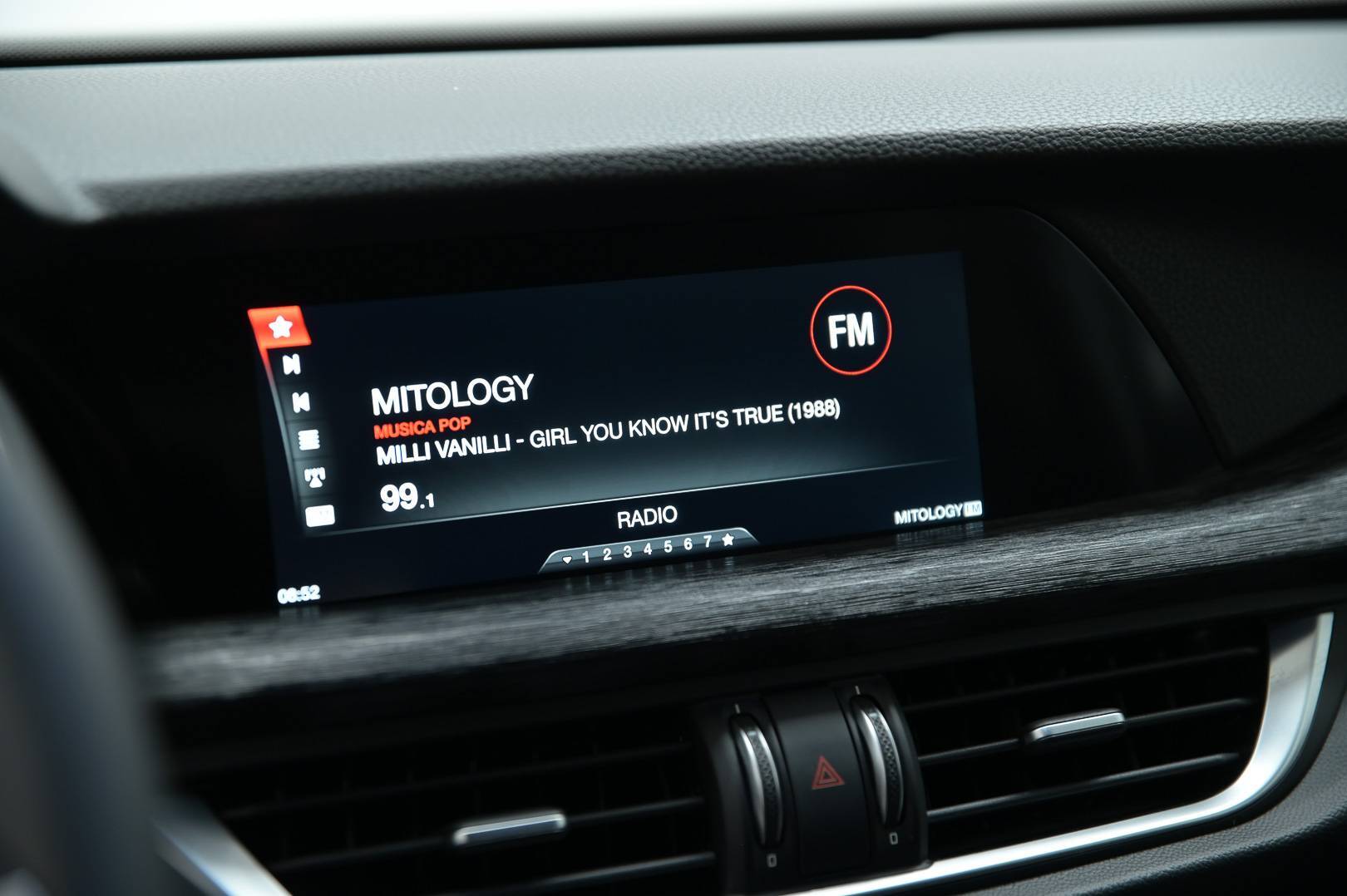 ALFA ROMEO Stelvio - Foto 23