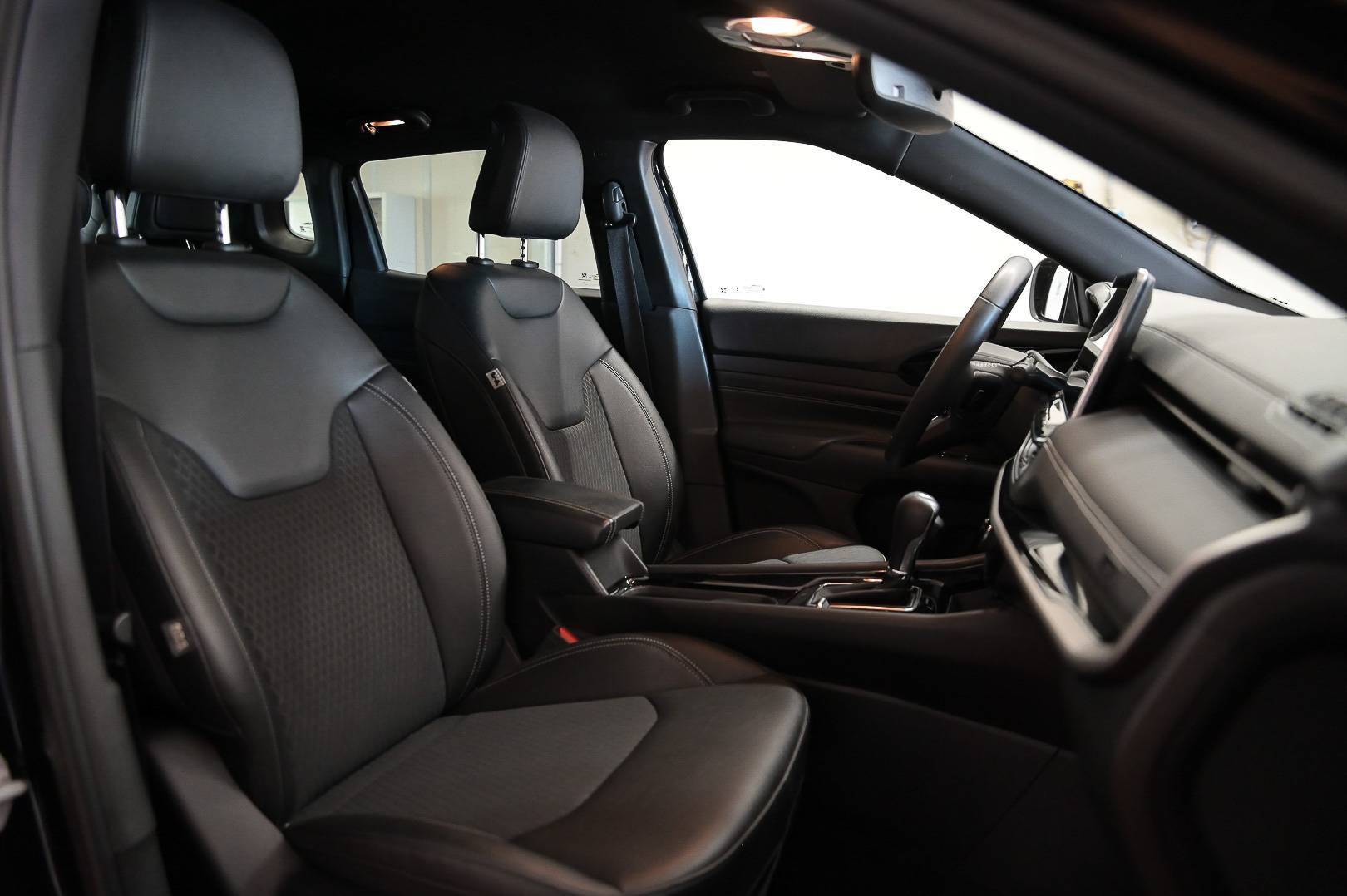 JEEP Compass - Foto 30