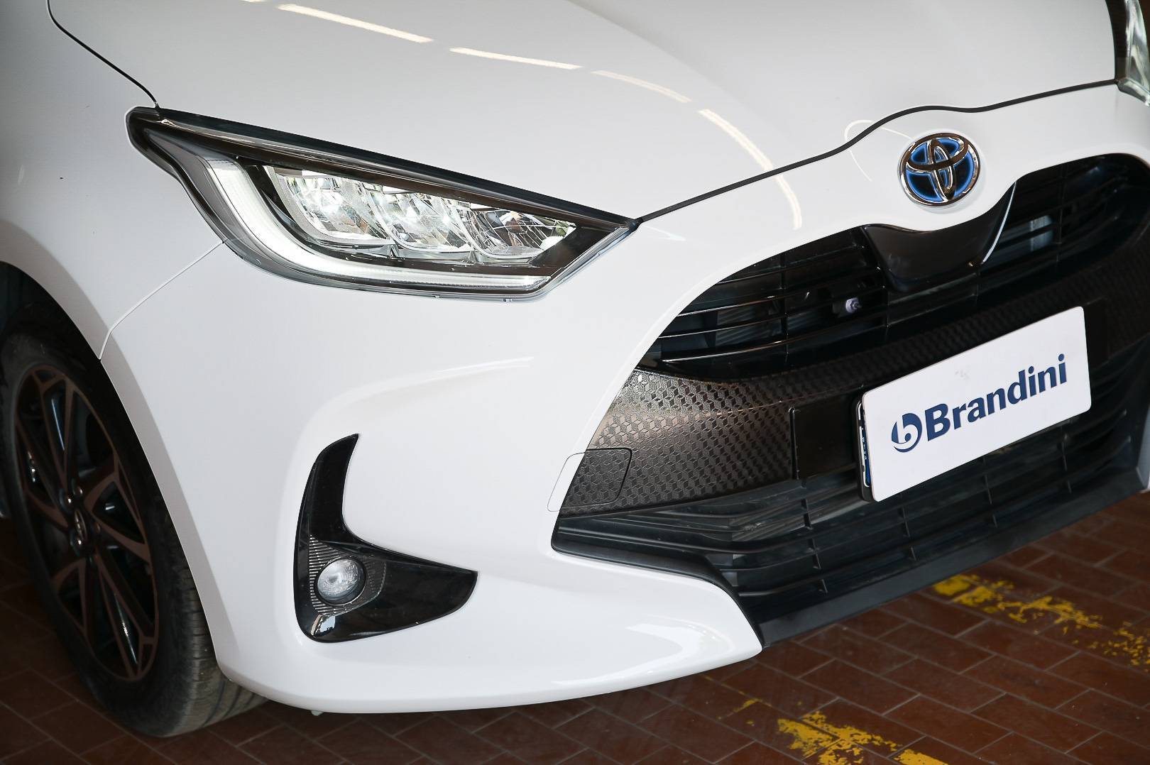 TOYOTA Yaris - Foto 9
