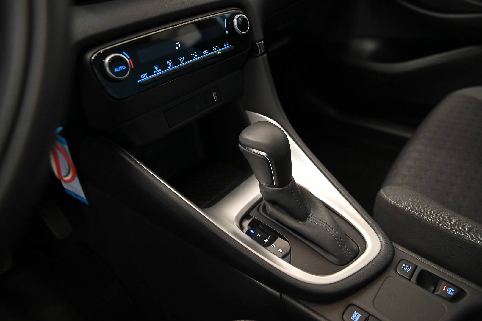 TOYOTA Yaris - Foto 13