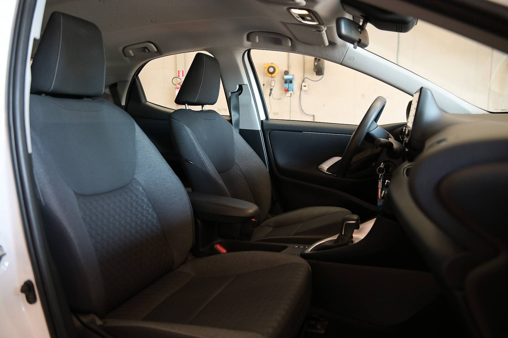 TOYOTA Yaris - Foto 25