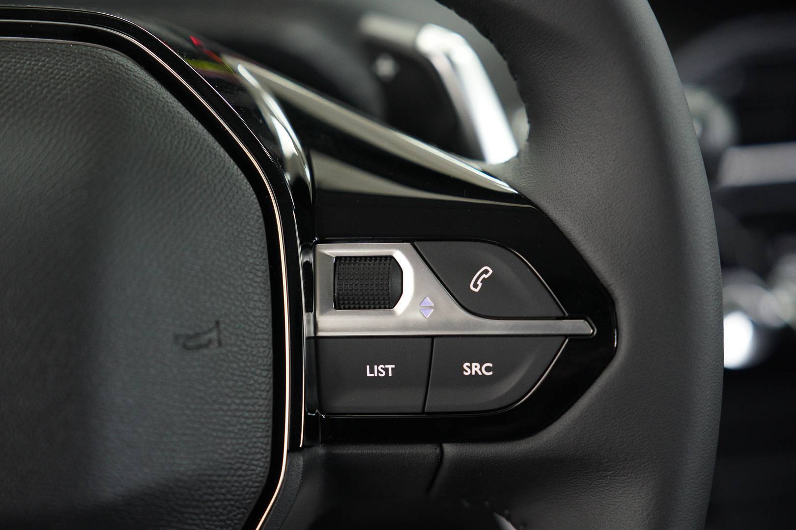 PEUGEOT 208 - Foto 13