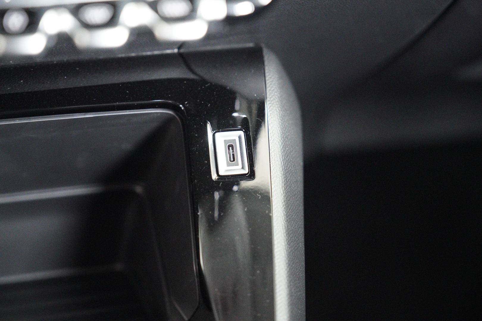 PEUGEOT 208 - Foto 18