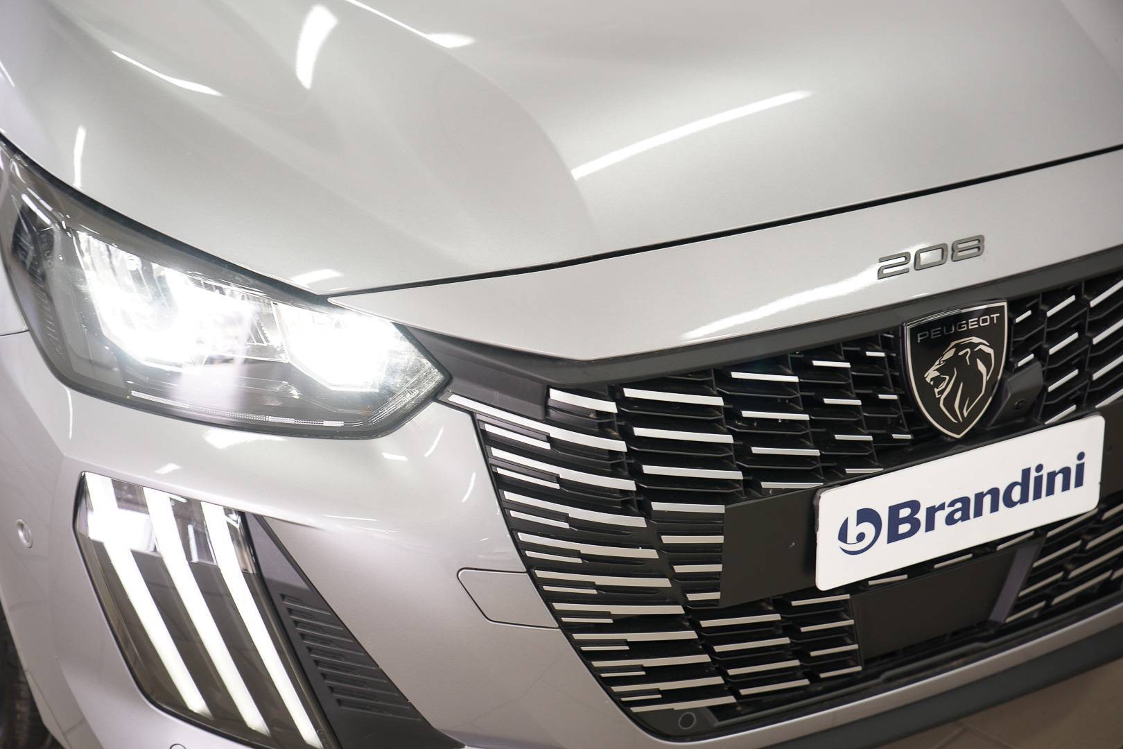PEUGEOT 208 - Foto 4