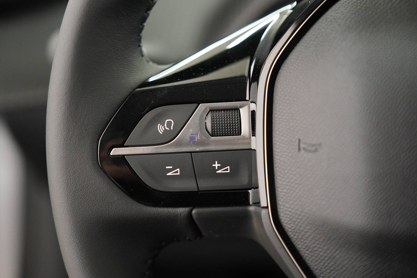 PEUGEOT 208 - Foto 12