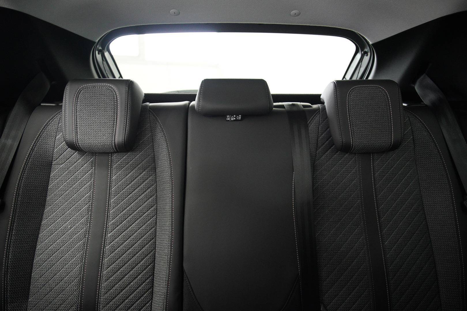 PEUGEOT 208 - Foto 23