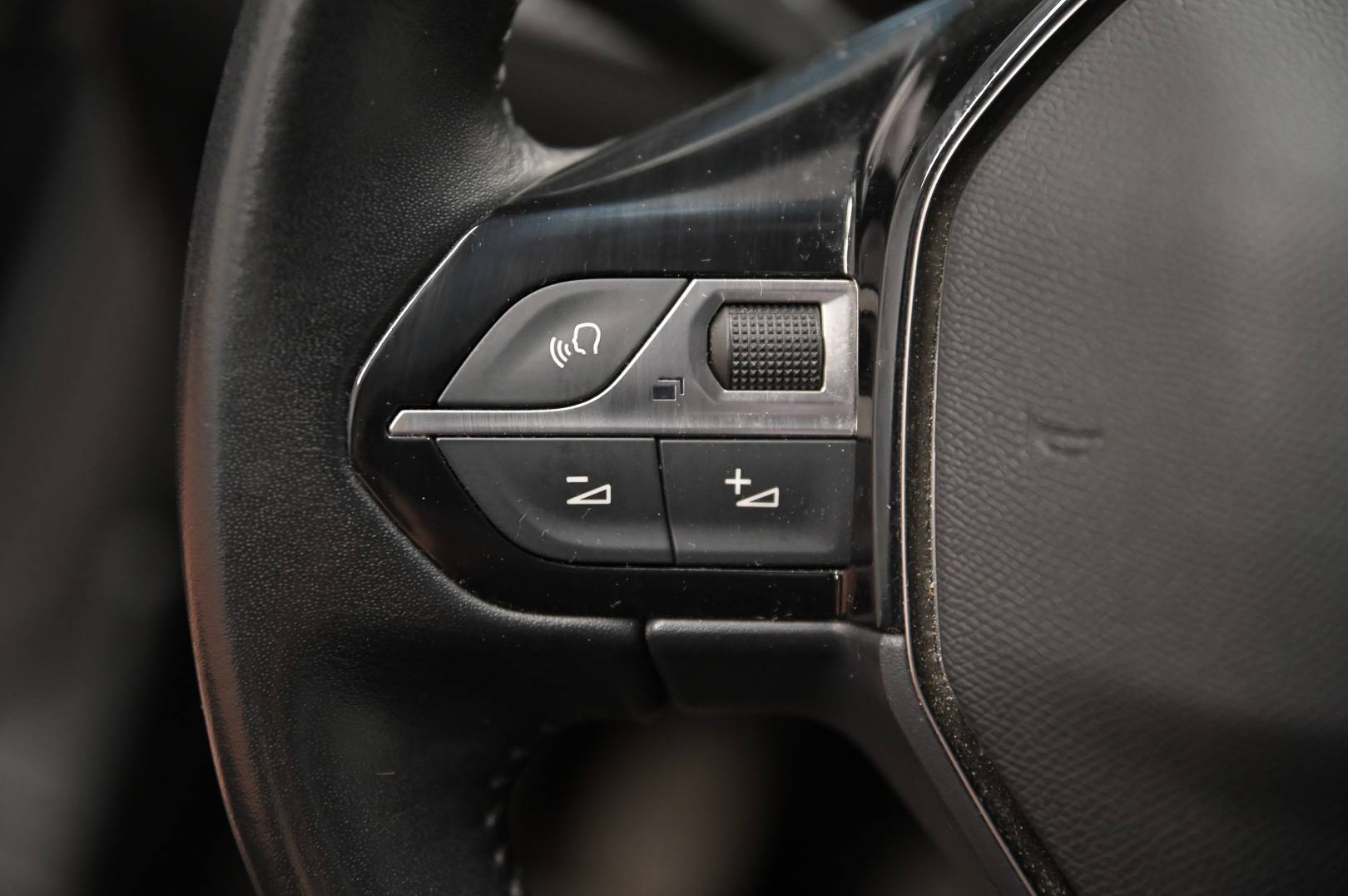 PEUGEOT 208 - Foto 16
