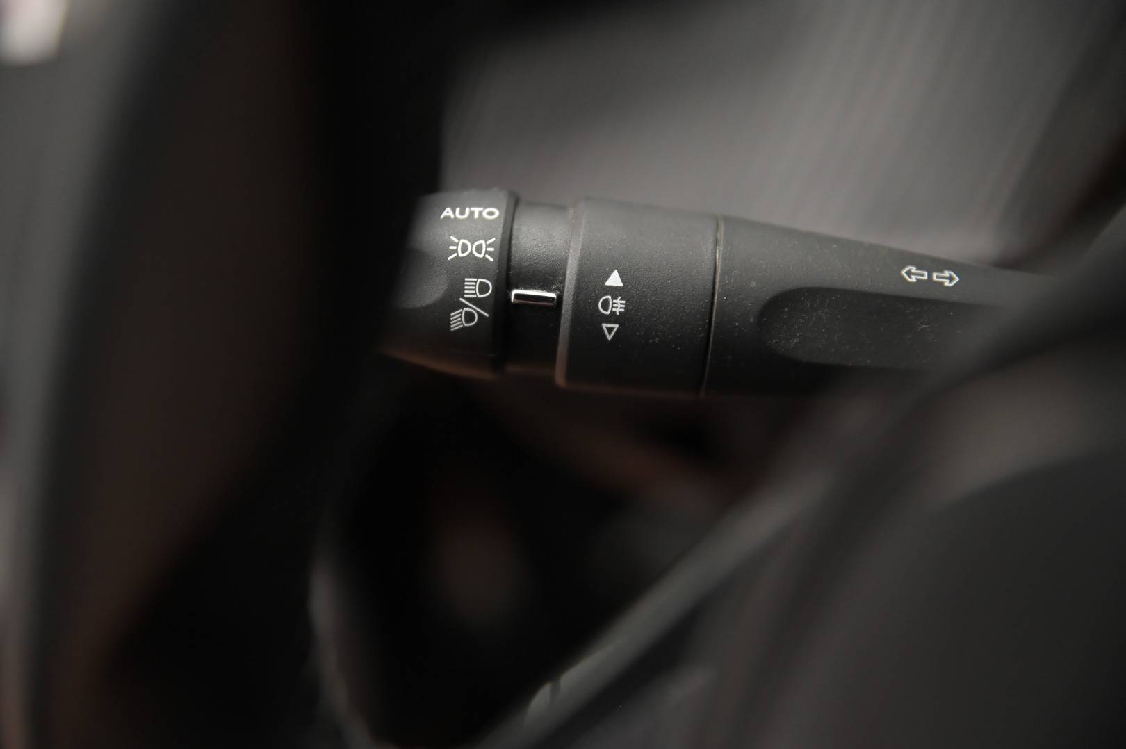 PEUGEOT 208 - Foto 18