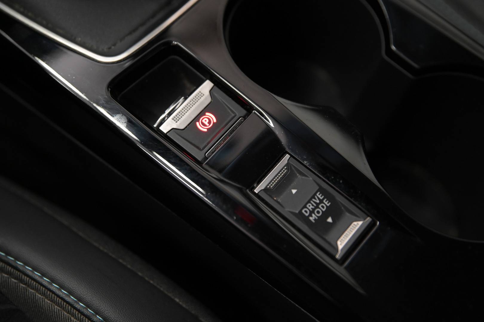 PEUGEOT 208 - Foto 22