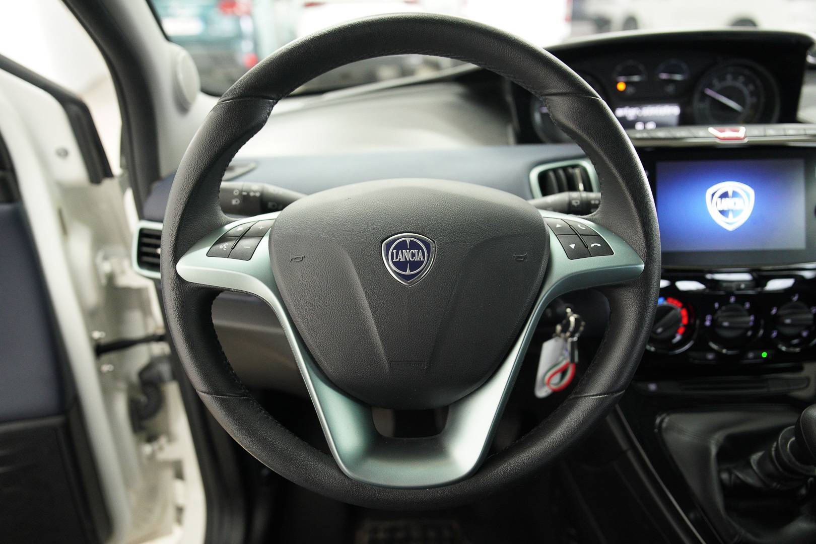 LANCIA Ypsilon - Foto 11