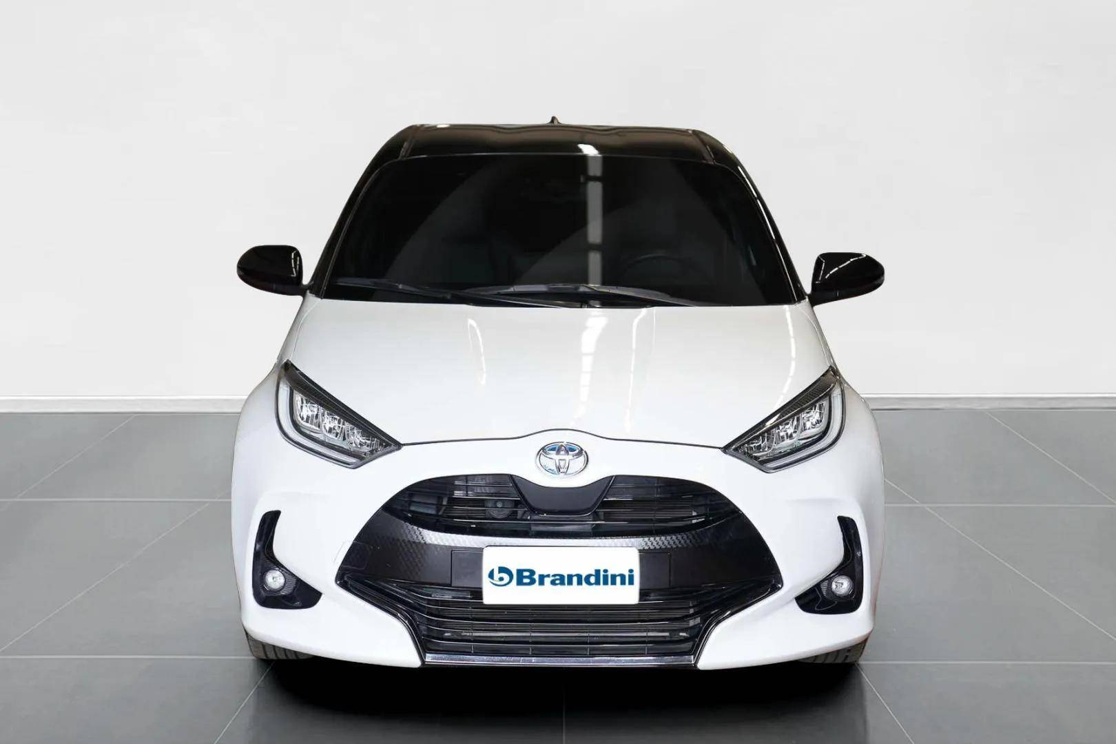 TOYOTA Yaris - Foto 2