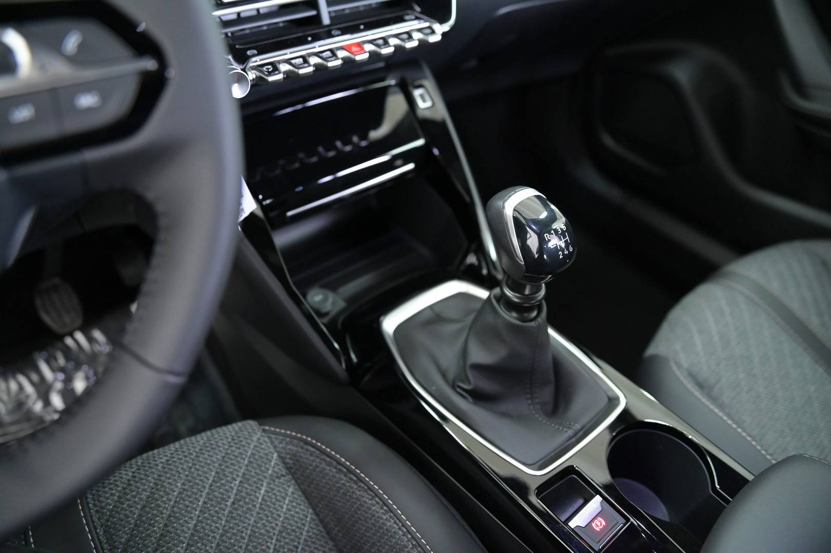 PEUGEOT 2008 - Foto 13
