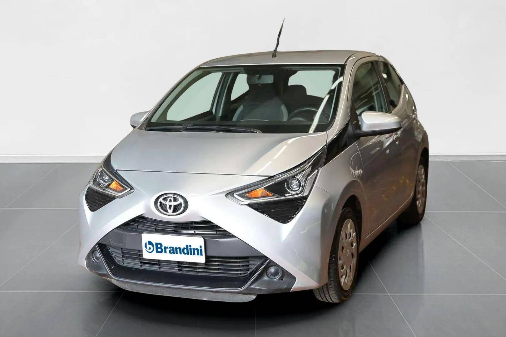 TOYOTA Aygo - Foto 1