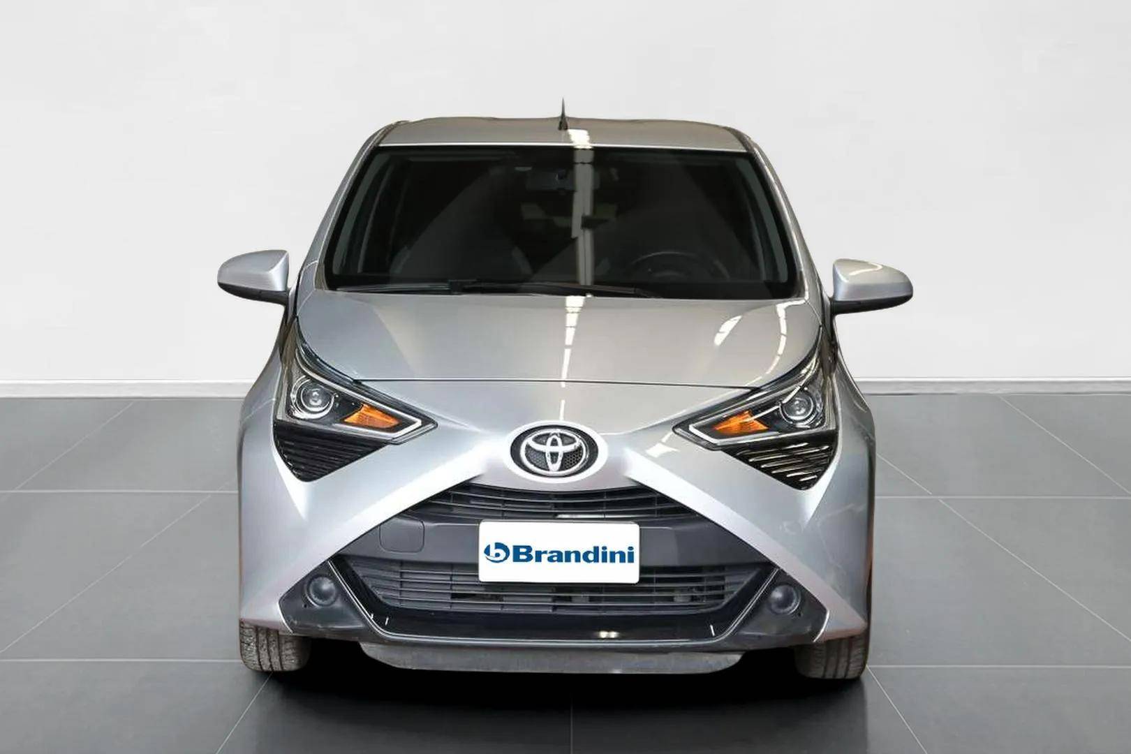 TOYOTA Aygo - Foto 2