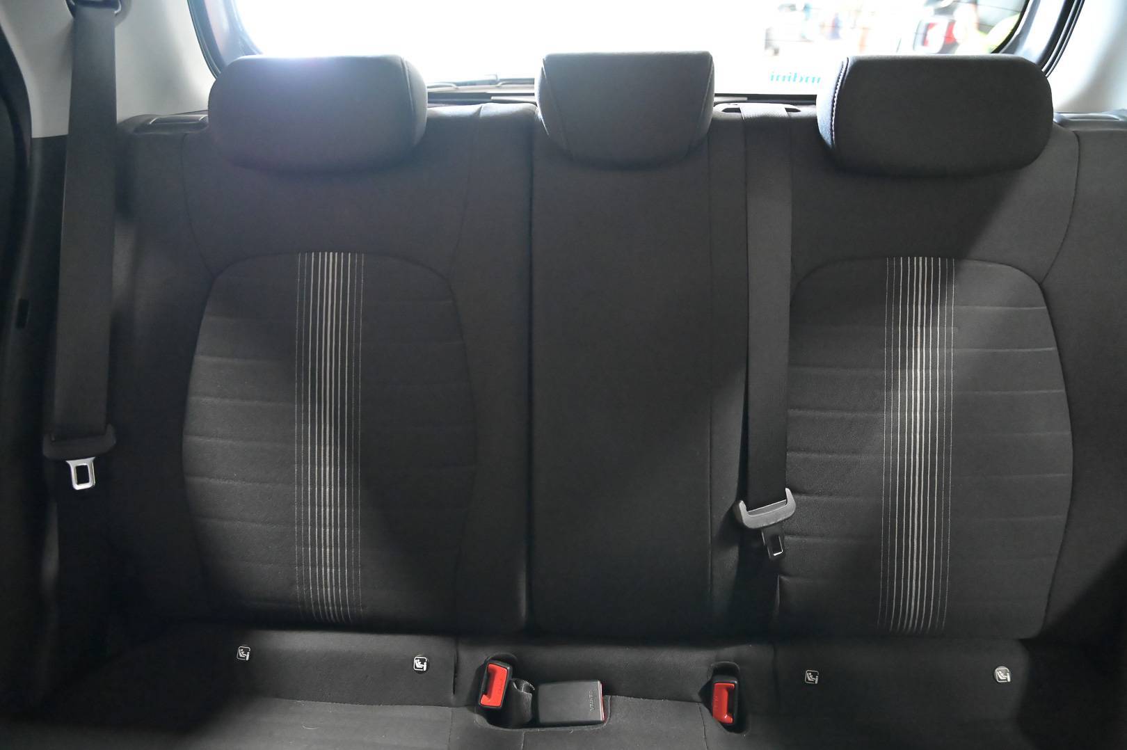 HYUNDAI I10 - Foto 24