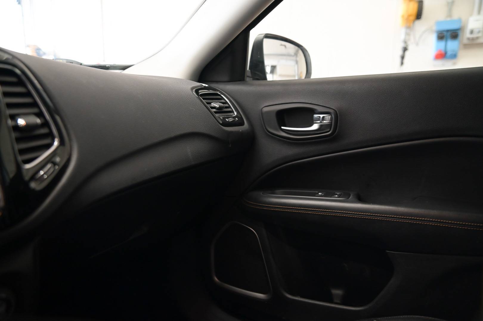 JEEP Compass - Foto 14