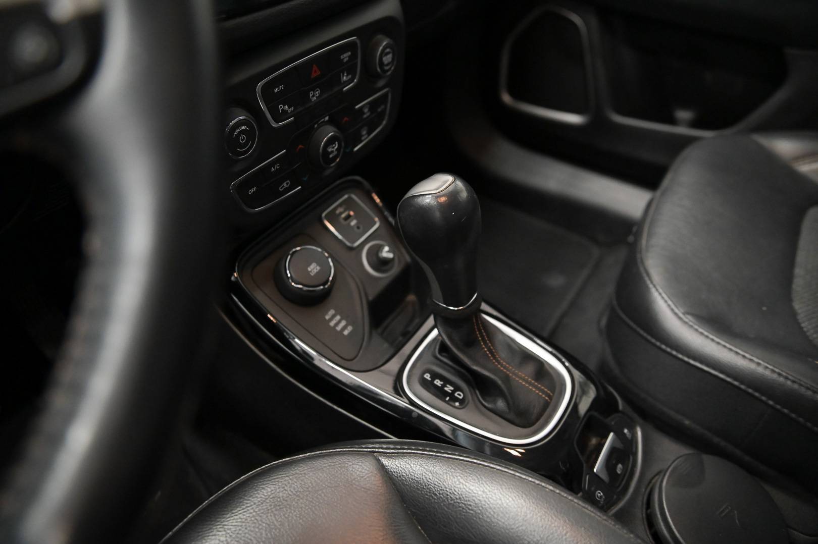 JEEP Compass - Foto 15