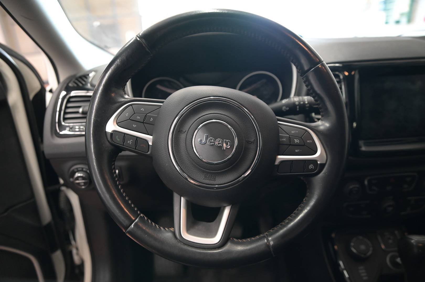 JEEP Compass - Foto 16