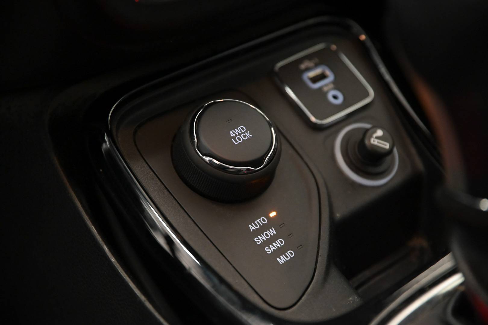 JEEP Compass - Foto 22