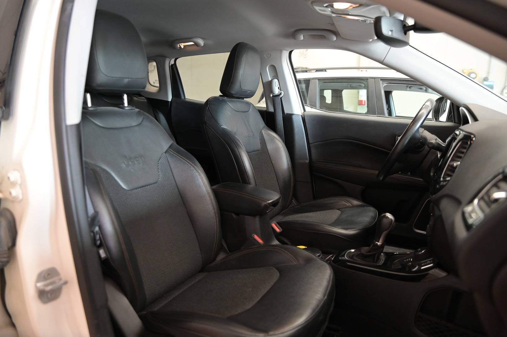 JEEP Compass - Foto 27