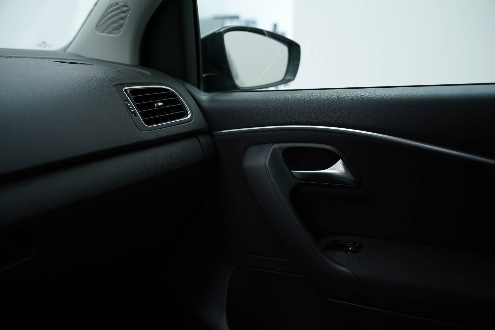 VOLKSWAGEN Polo - Foto 19