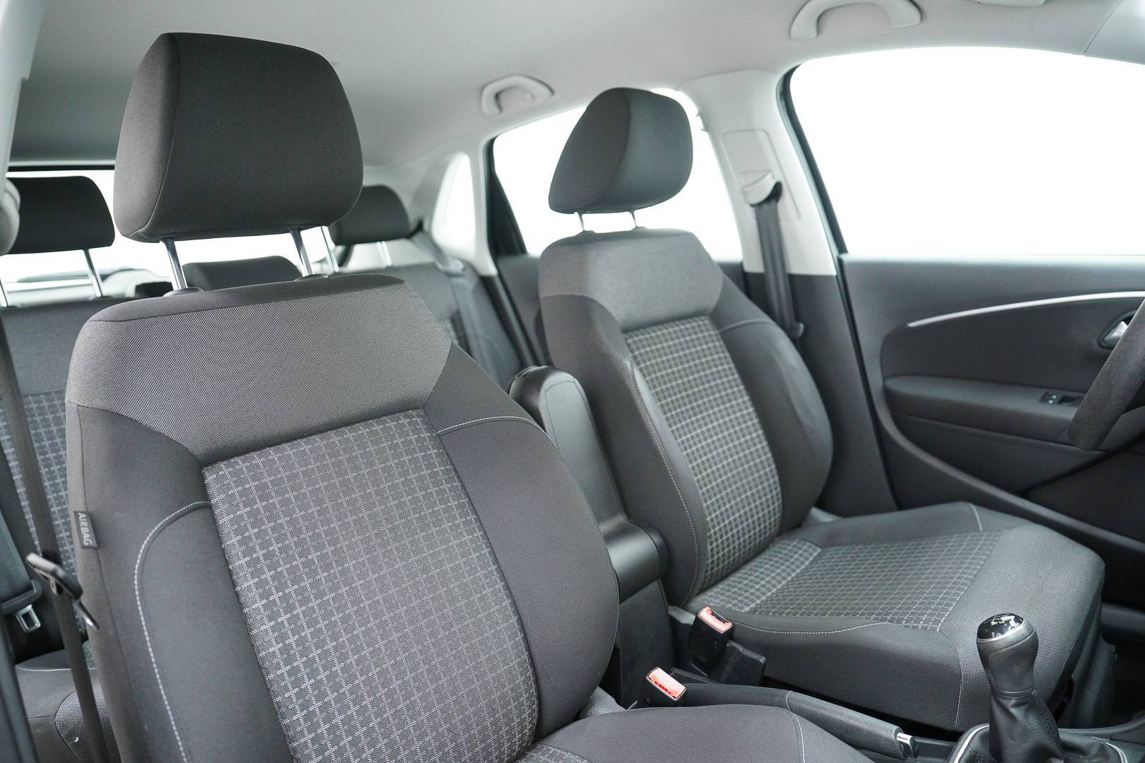 VOLKSWAGEN Polo - Foto 20