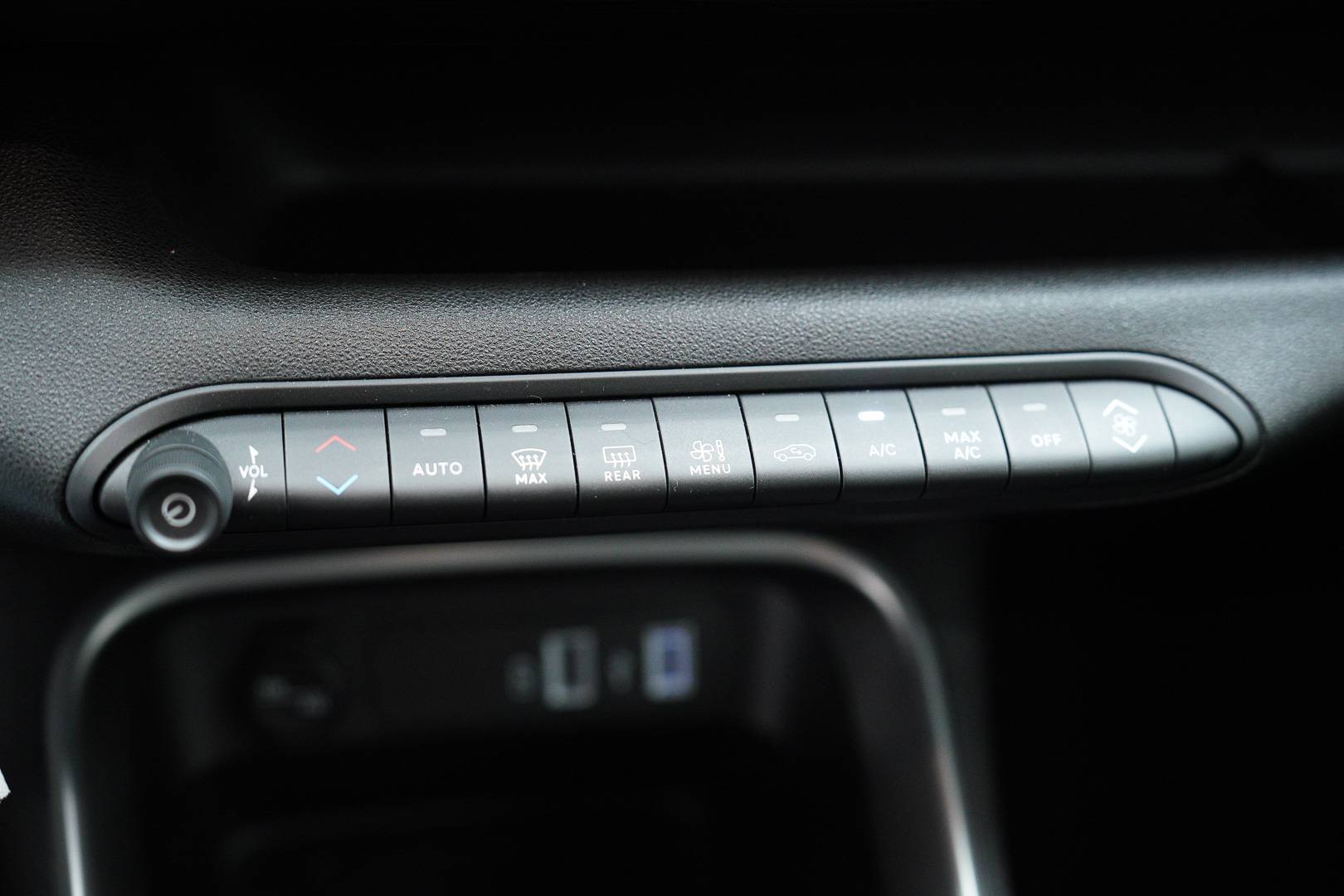 JEEP Avenger - Foto 17