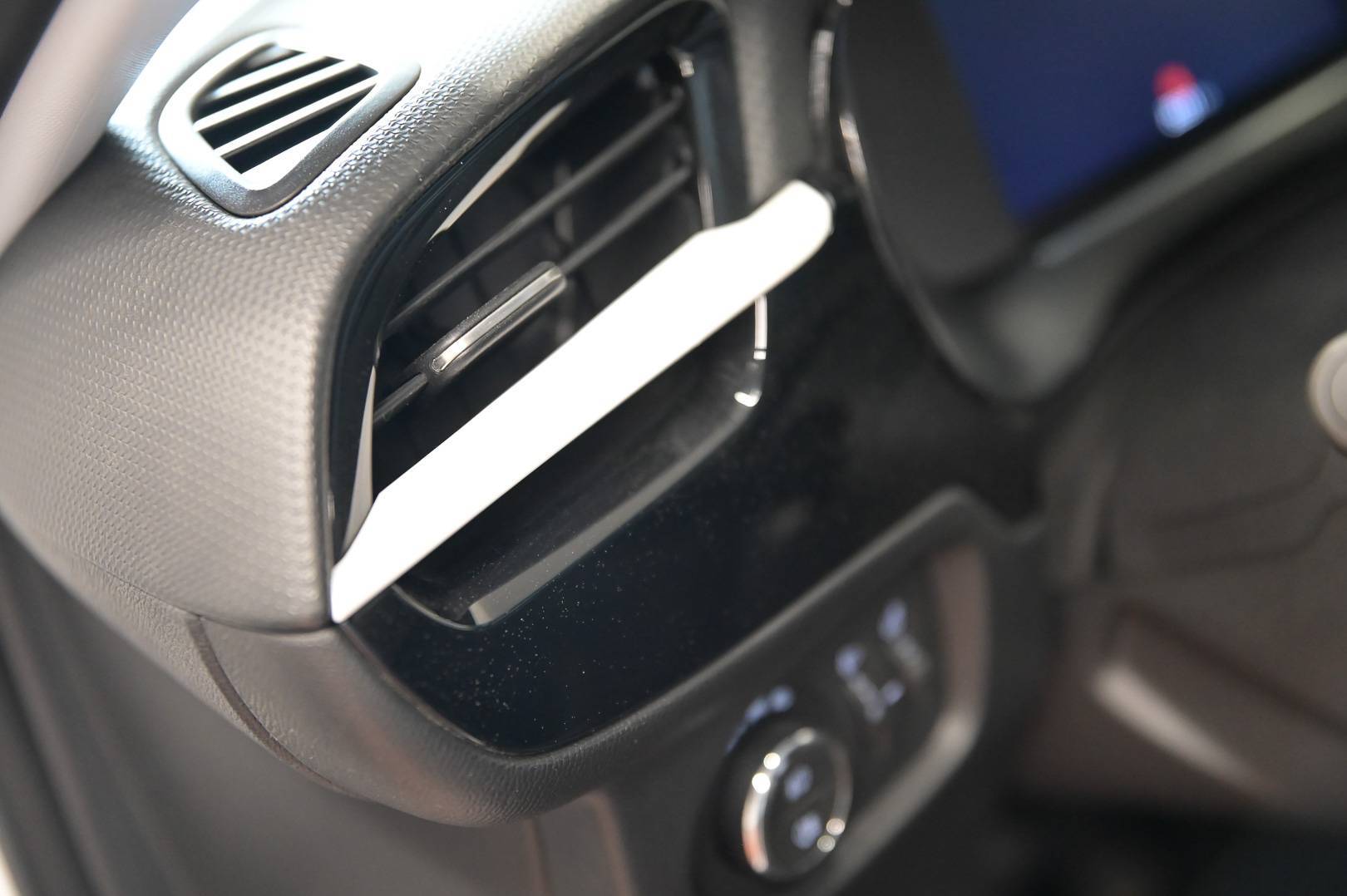 OPEL Corsa - Foto 11