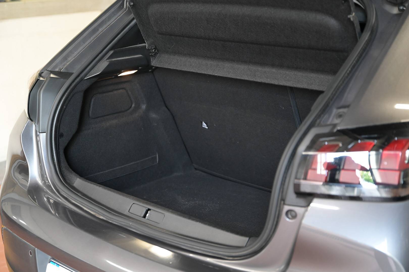 PEUGEOT 208 - Foto 5