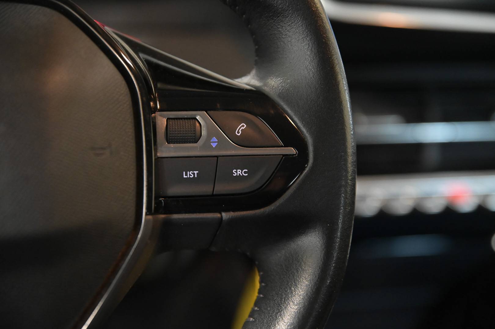 PEUGEOT 208 - Foto 16