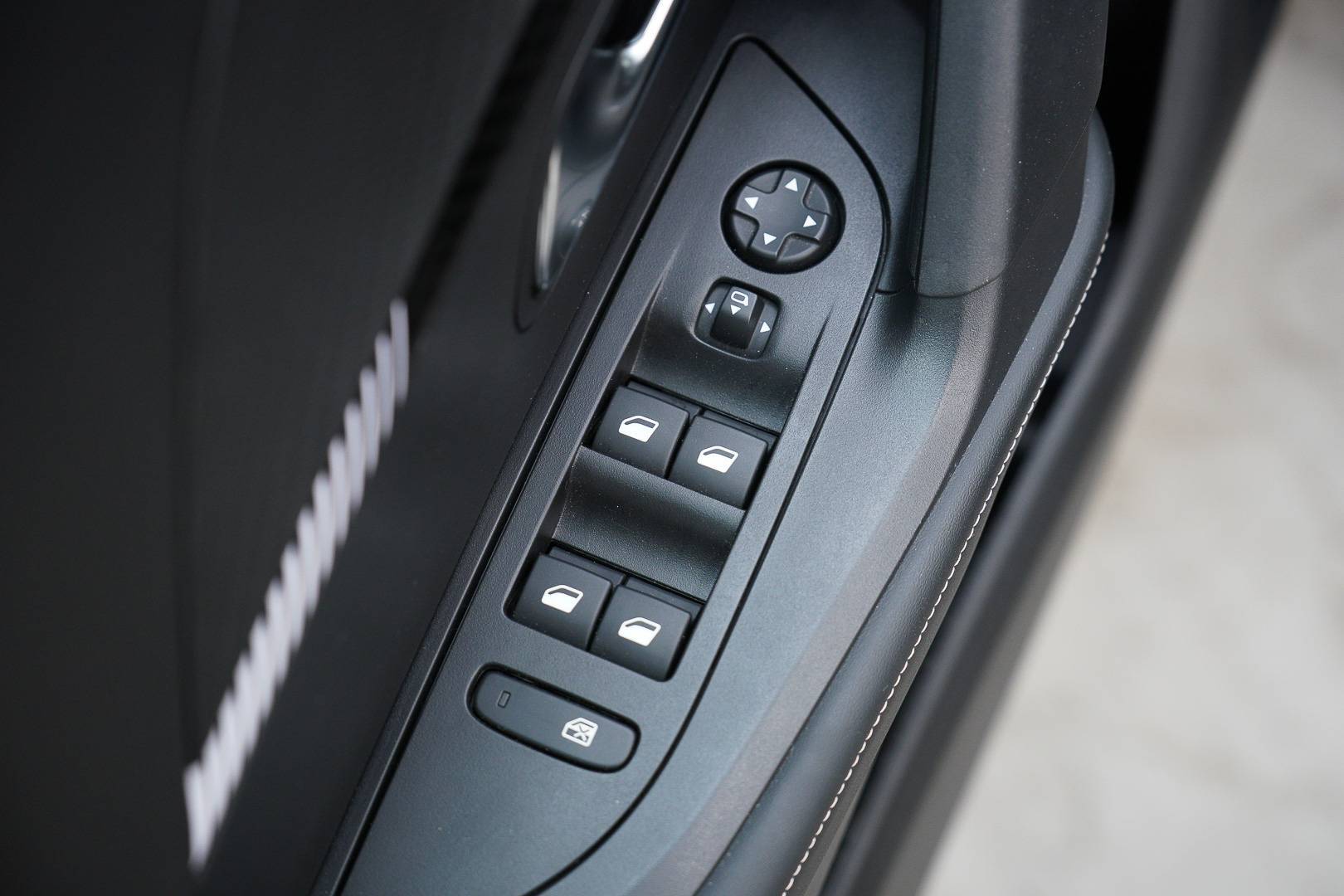 PEUGEOT 2008 - Foto 10