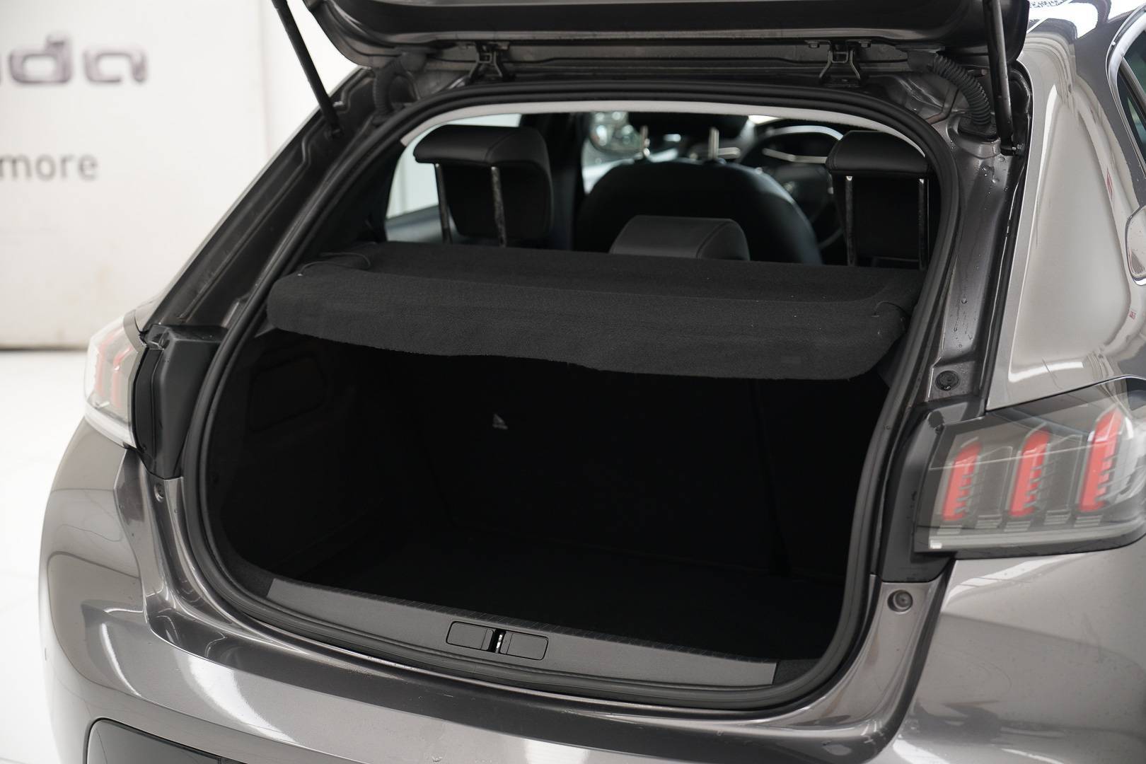 PEUGEOT 208 - Foto 9
