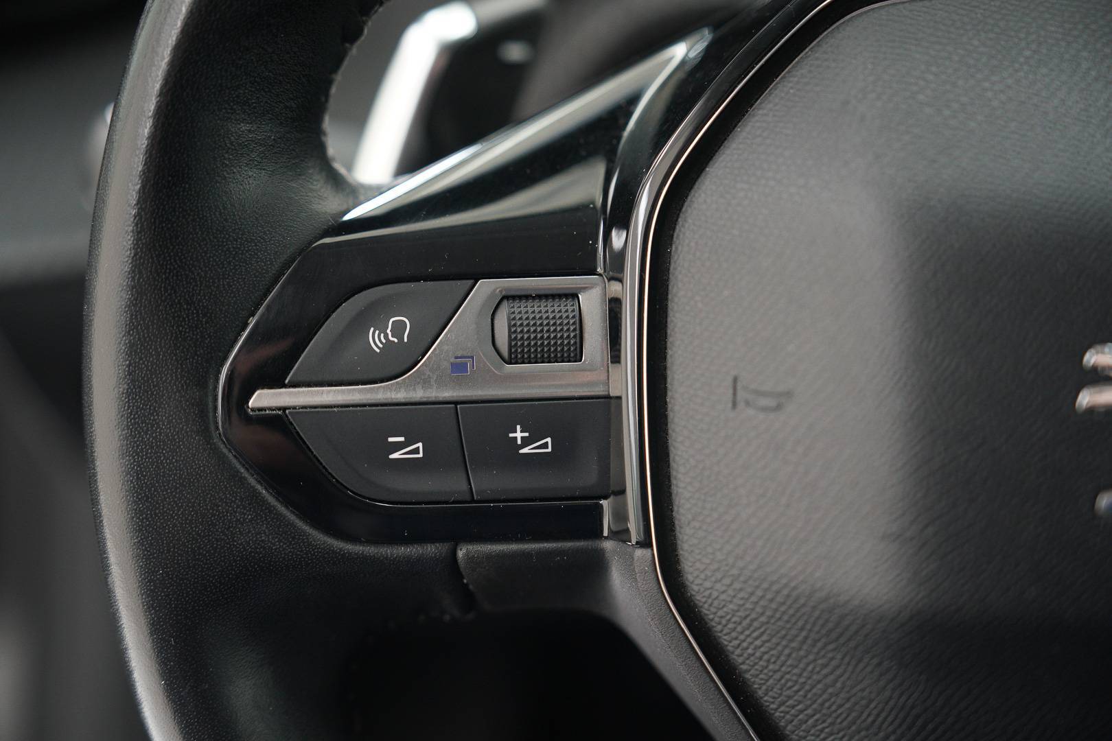 PEUGEOT 208 - Foto 12