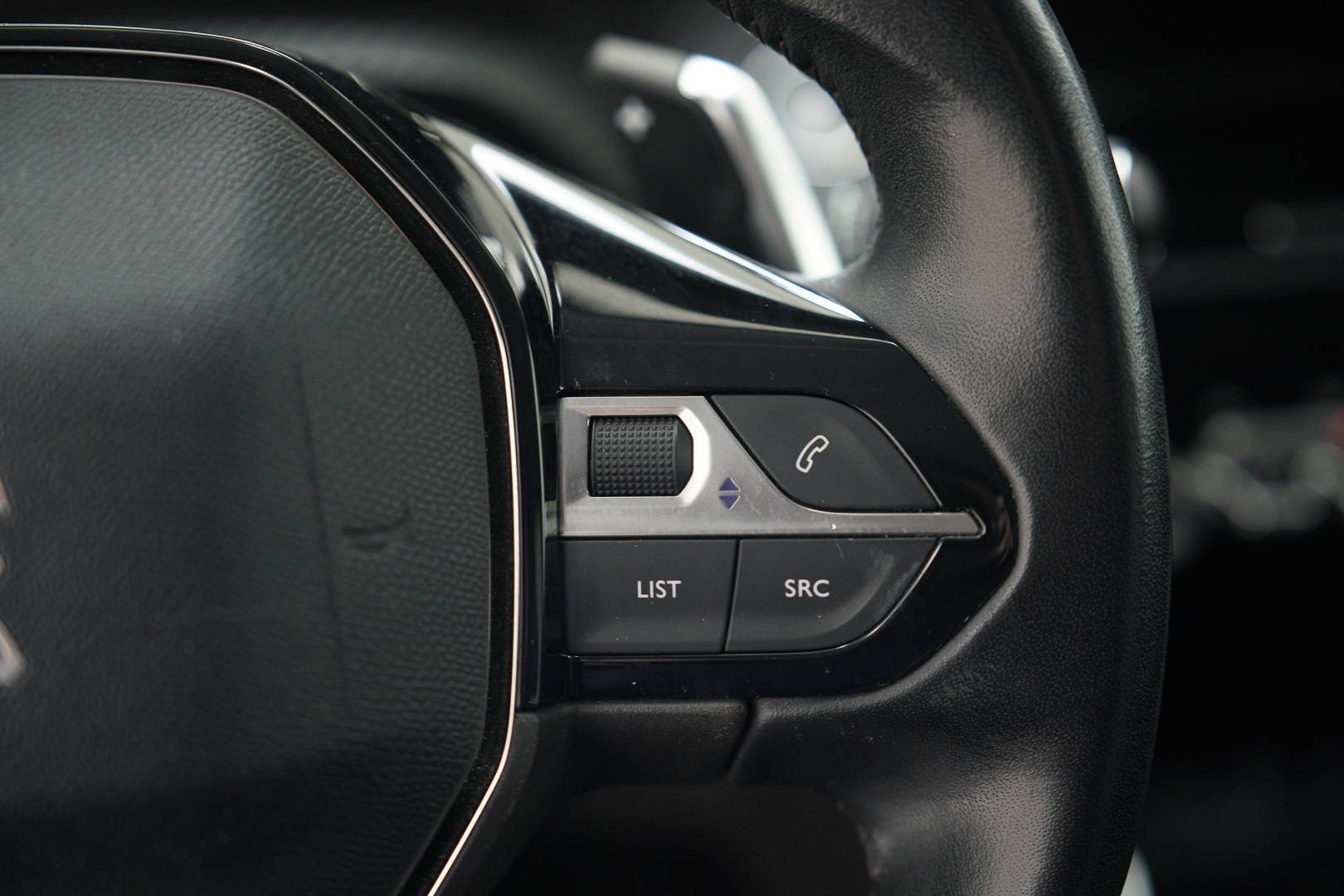 PEUGEOT 208 - Foto 13
