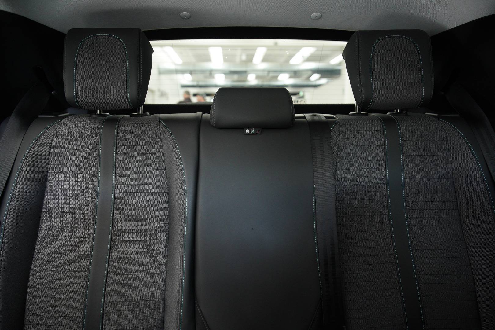 PEUGEOT 208 - Foto 24