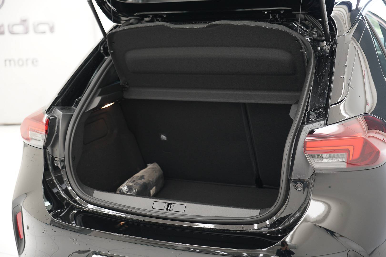 OPEL Corsa - Foto 9