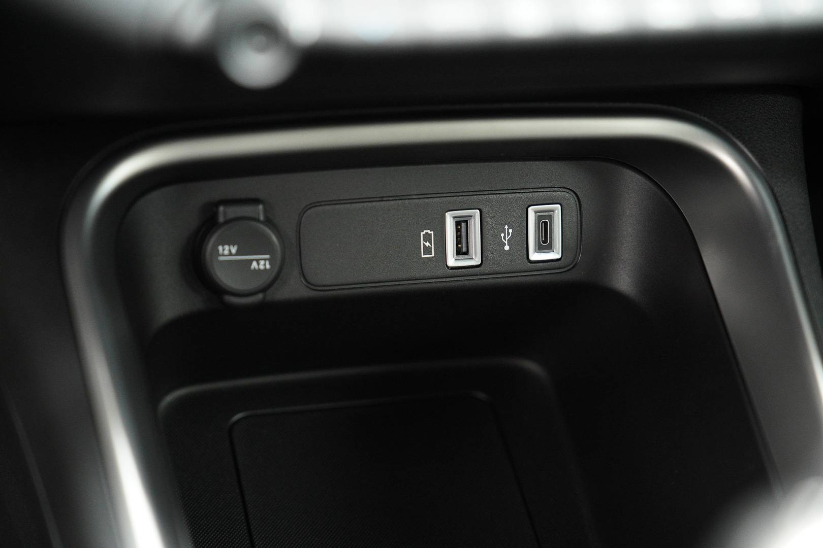 JEEP Avenger - Foto 17