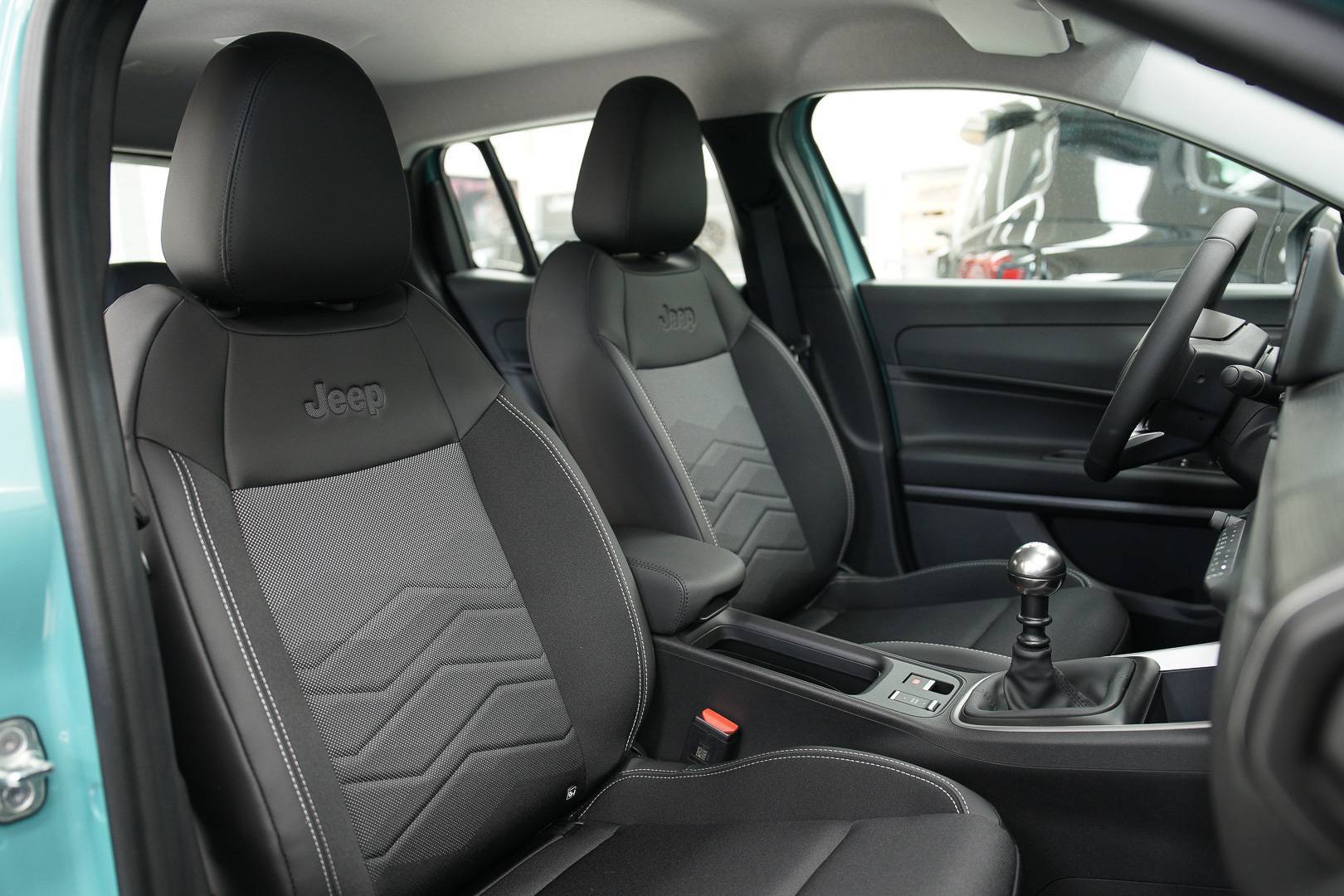 JEEP Avenger - Foto 21