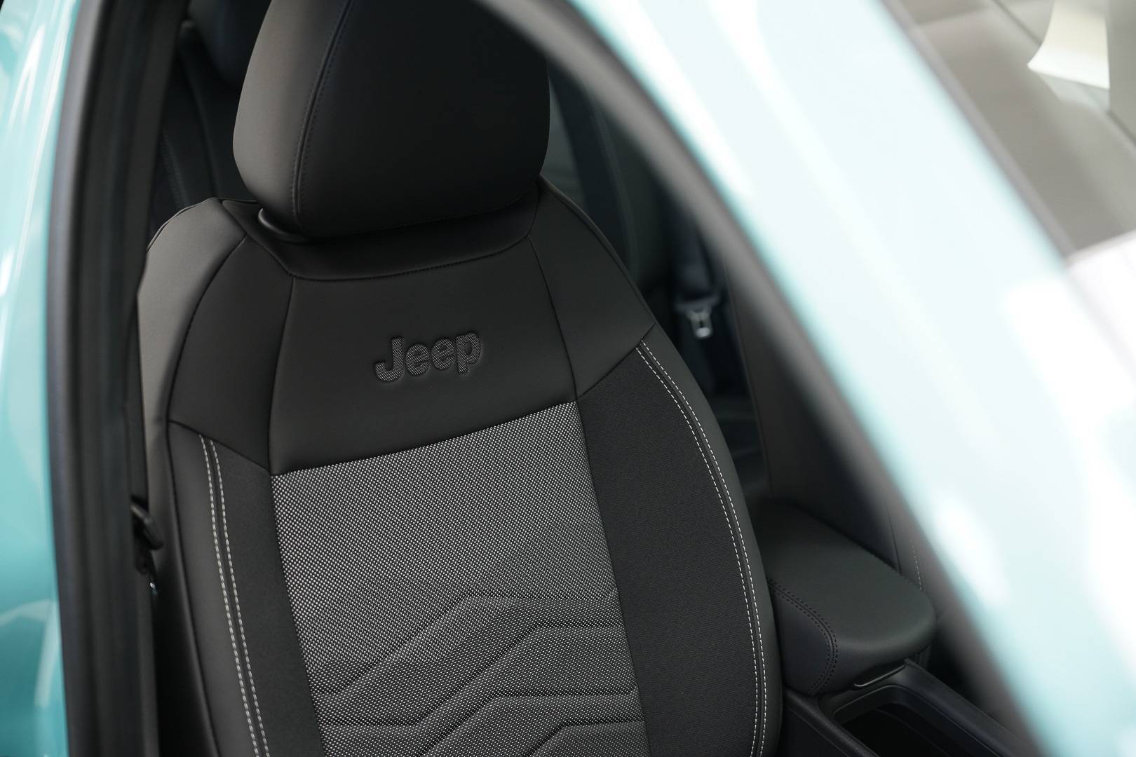 JEEP Avenger - Foto 22