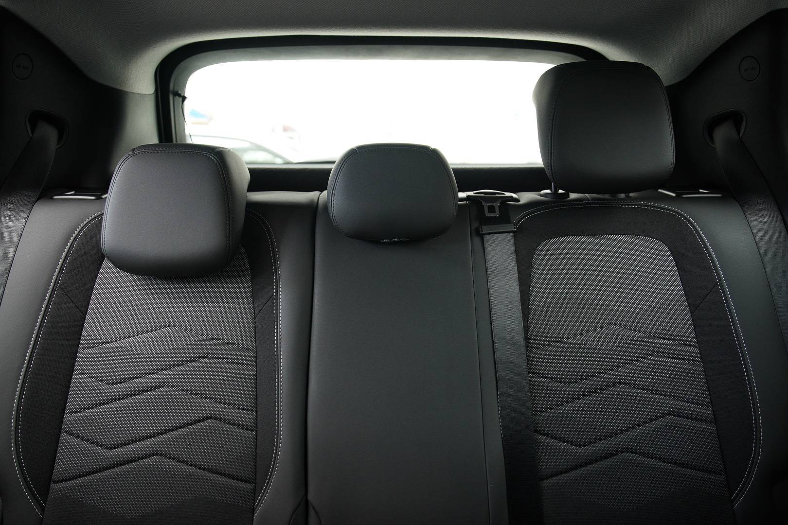 JEEP Avenger - Foto 23