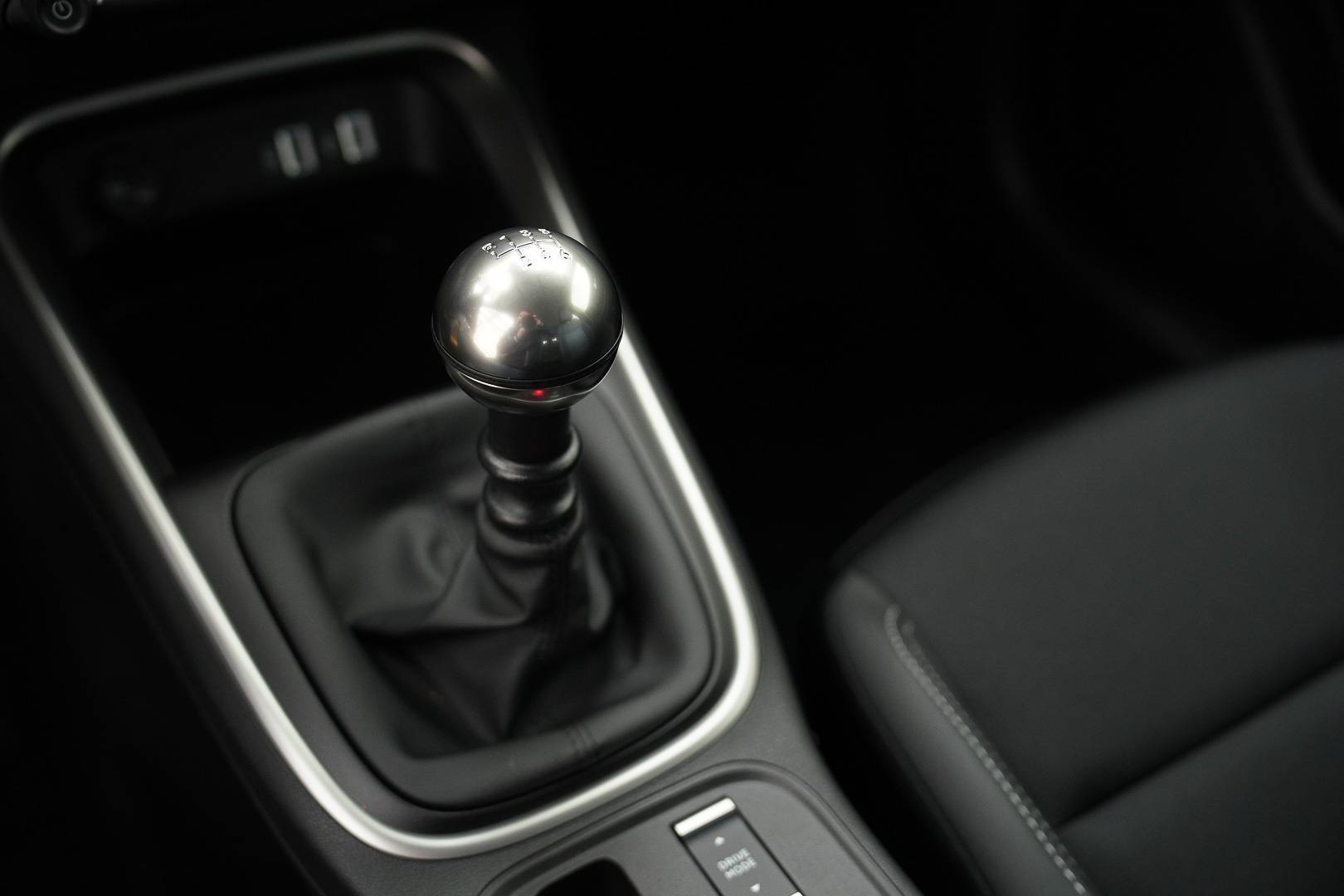JEEP Avenger - Foto 17