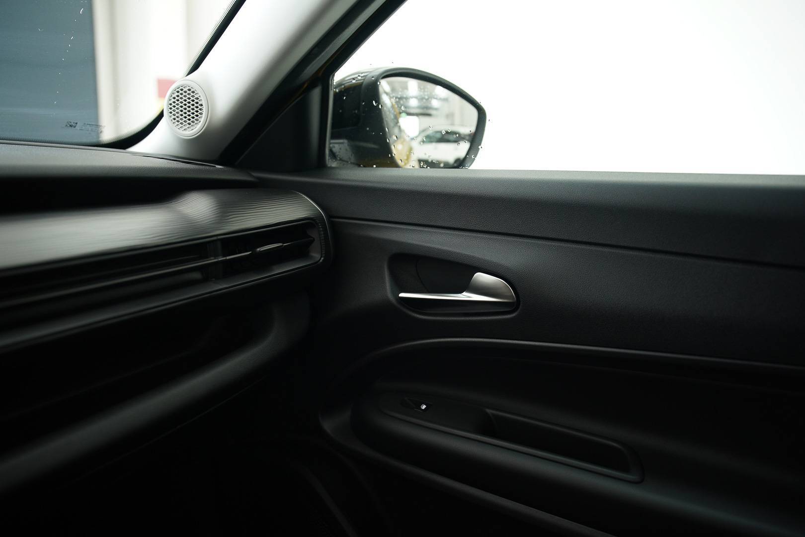JEEP Avenger - Foto 19