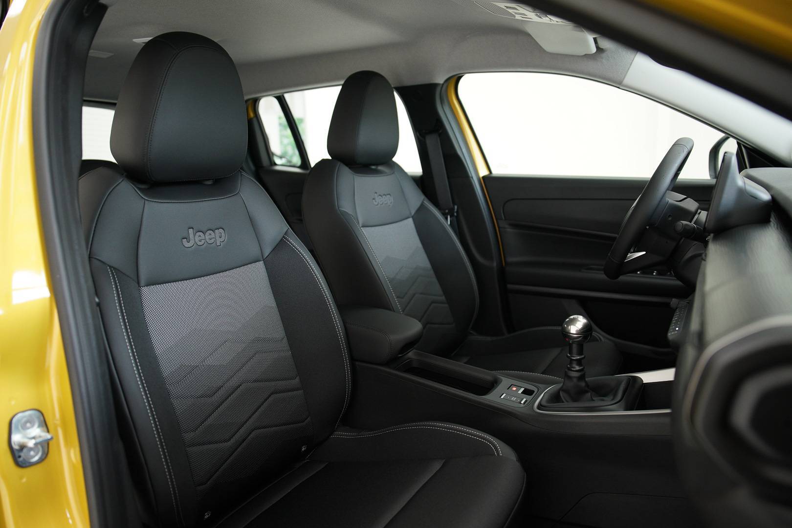 JEEP Avenger - Foto 20