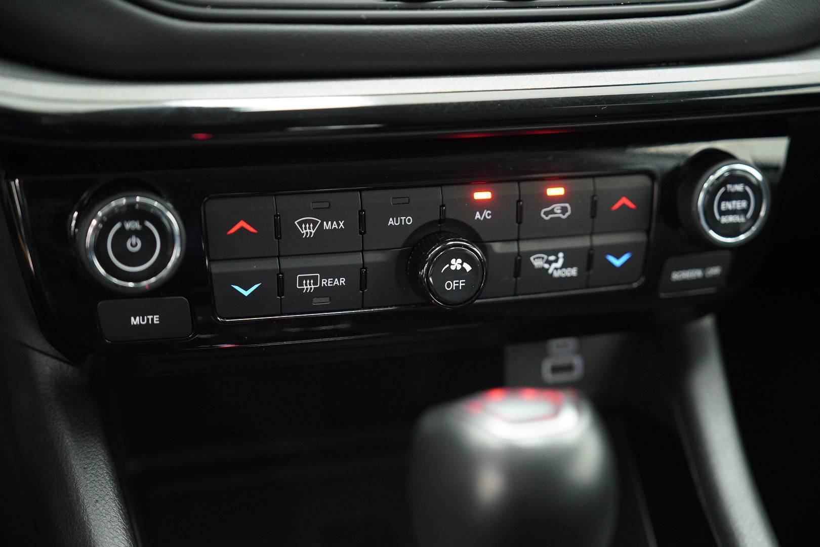 JEEP Compass - Foto 17