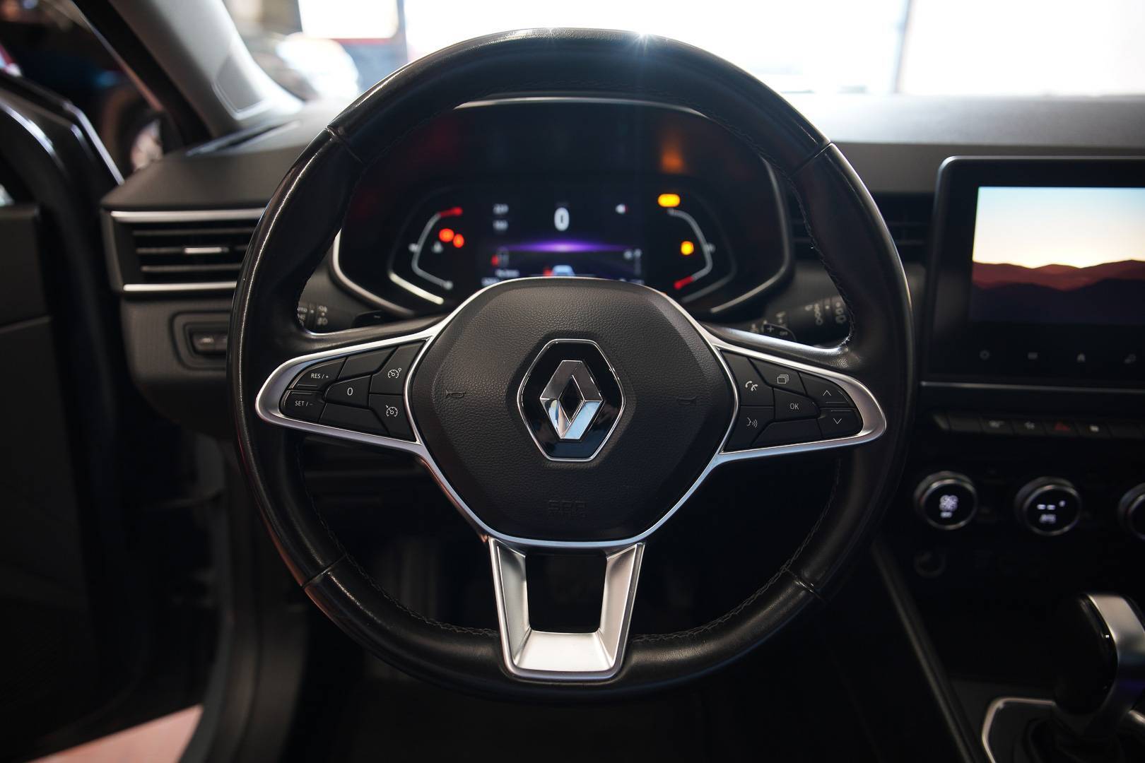 RENAULT Clio - Foto 10