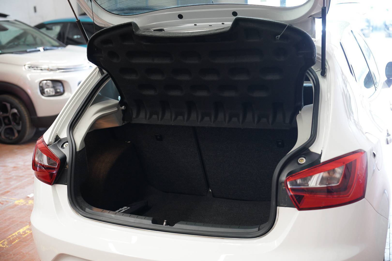 SEAT Ibiza - Foto 8