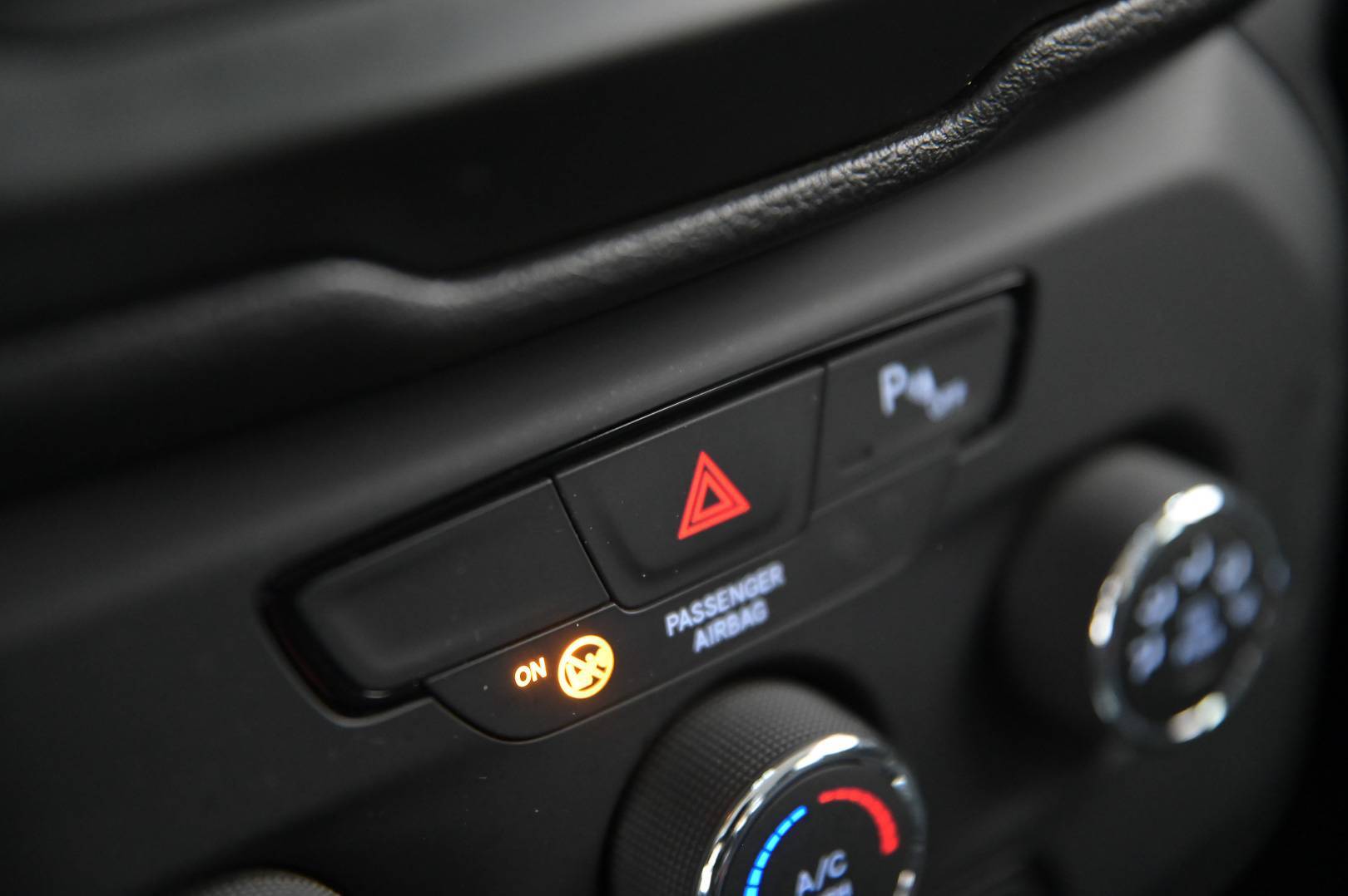 JEEP Renegade - Foto 28